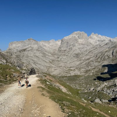 Senderismo autoguiado por Picos de Europa más Bilbao y costa norte.