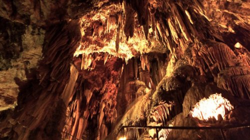 Las cuevas de Valporquero en León y El Soplao en Cantabria,  se meten en el ránking de las cavidades más asombrosas del planeta.